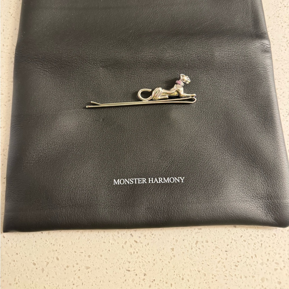 Chic silver panther hairpin